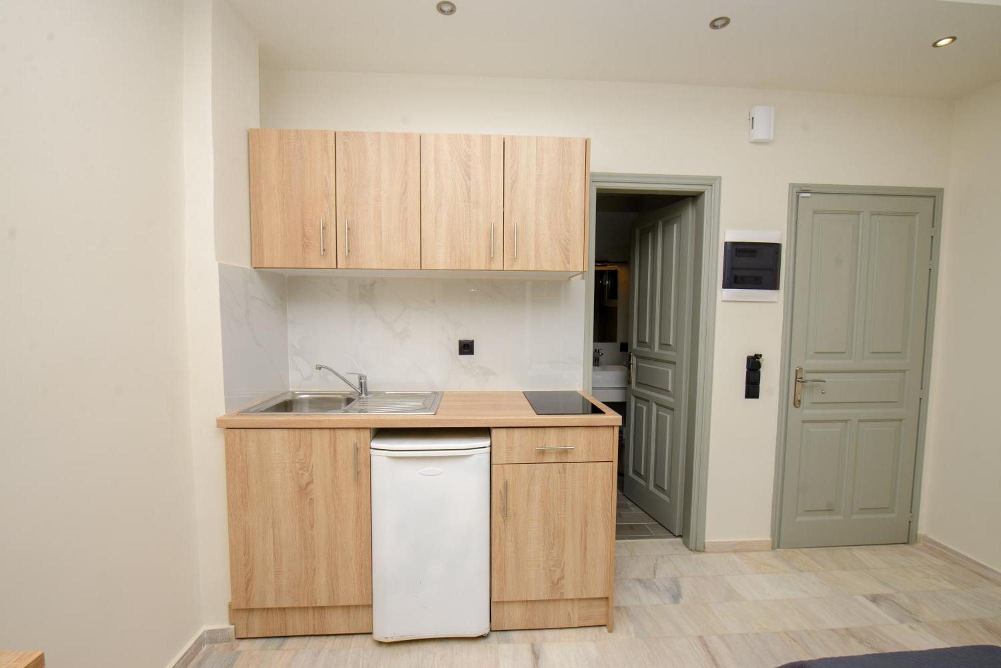 Saint Spiridon Aparthotel 3*